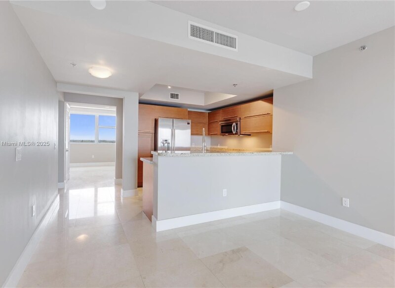 Primary Photo - 2641 N Flamingo Rd