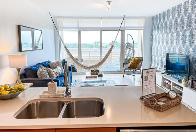 Building Photo - 3256 NE 1st Ave