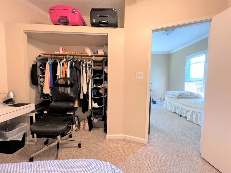 Building Photo - 2530 College Ave