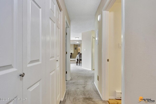 Building Photo - 2bd, 1.5b | Downtown Living With Spectacular Views!