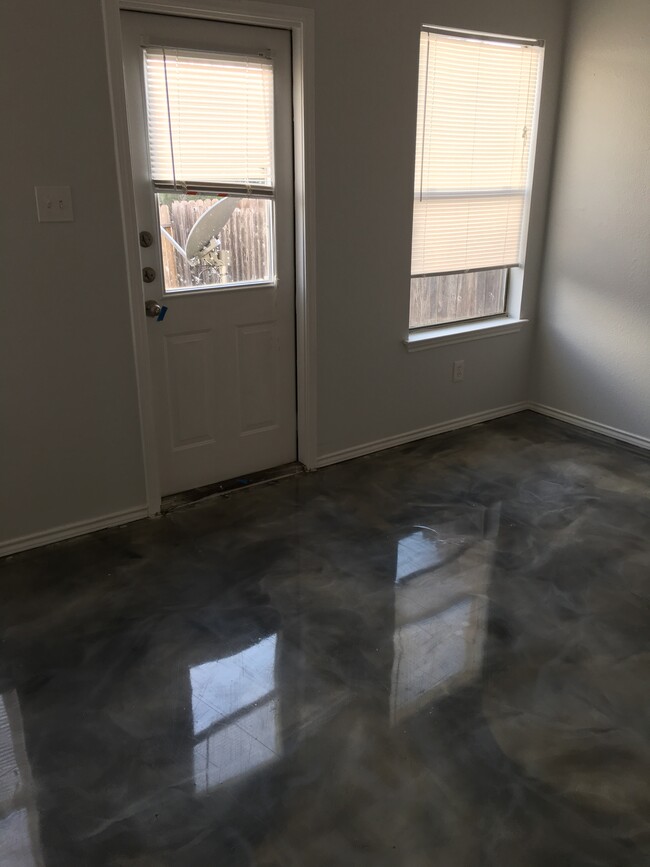 Building Photo - 10723 Mathom Landing