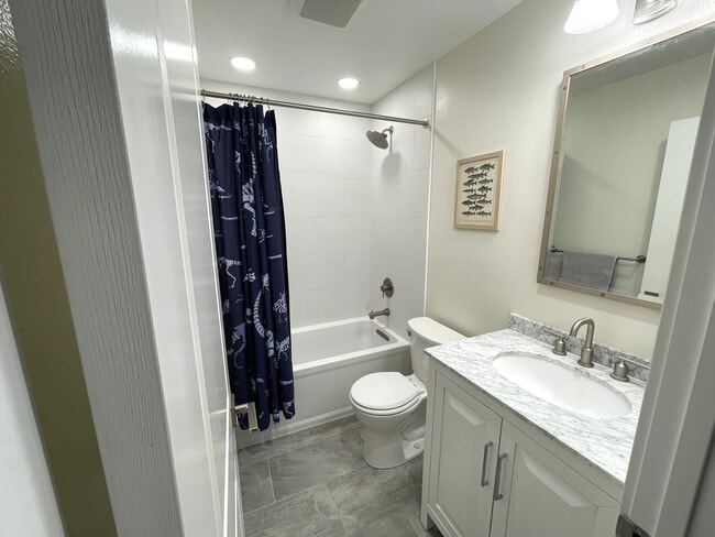Building Photo - 268 Poplar Dr