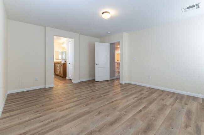 Building Photo - Summerlin West Resort Style Home