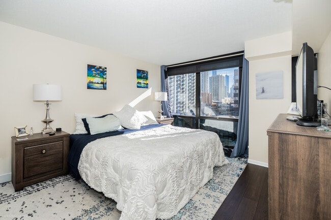 Building Photo - 1309 N Wells St