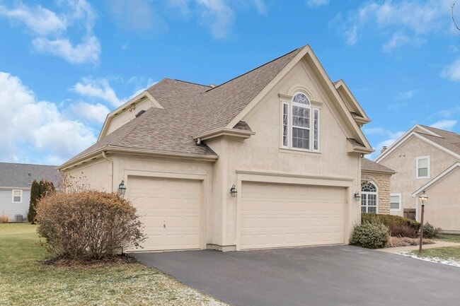 Building Photo - 3796 Village Club Dr