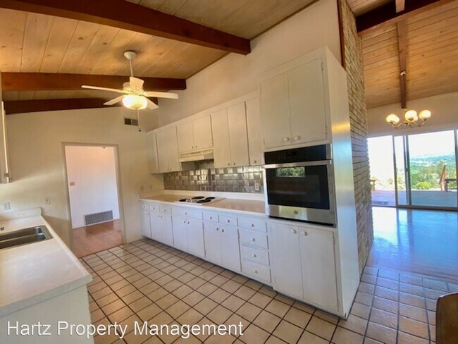 Building Photo - 3 br, 2 bath House - 1542 Rancho View