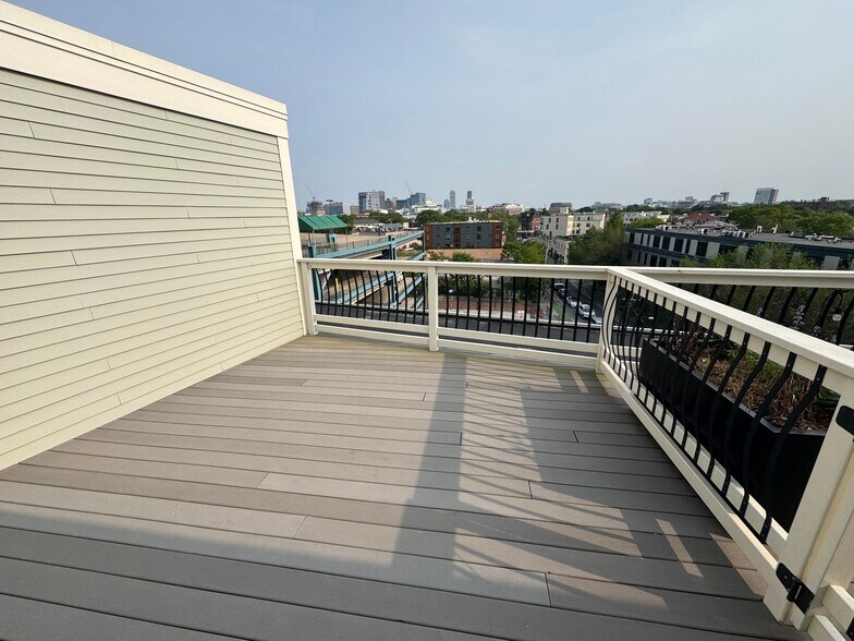 Shared roof deck - 80 Webster Ave