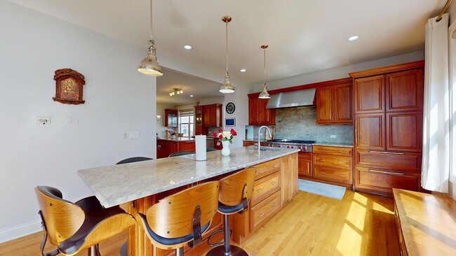 Building Photo - 331 Mary Belle Cir