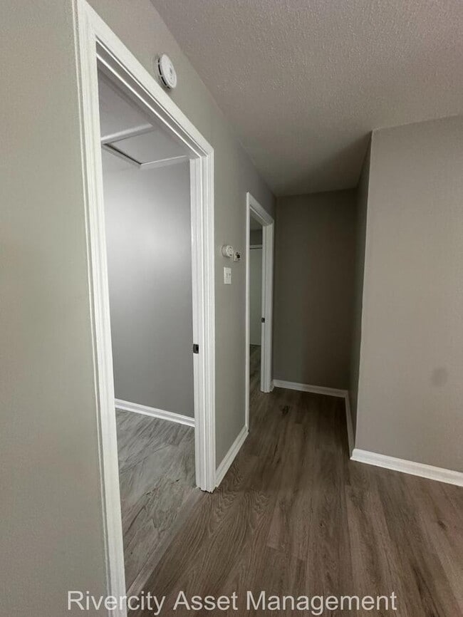 Building Photo - Your Perfect Home: Renovated 3 Bed, 2 Bath! Section 8 Friendly!! Westwood Area!!
