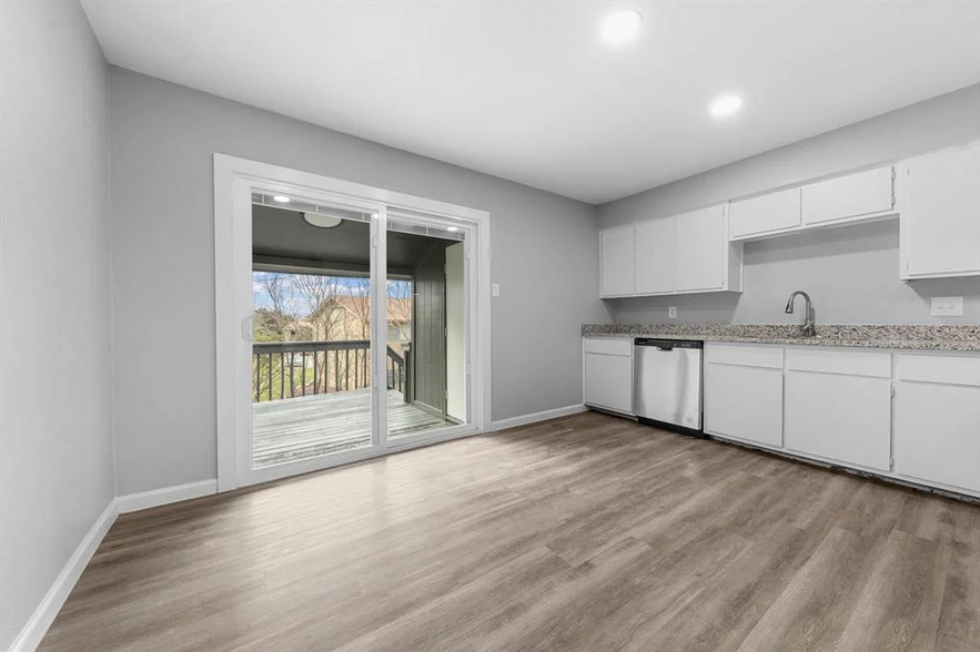 Kitchen - 124 Wind Ridge Dr