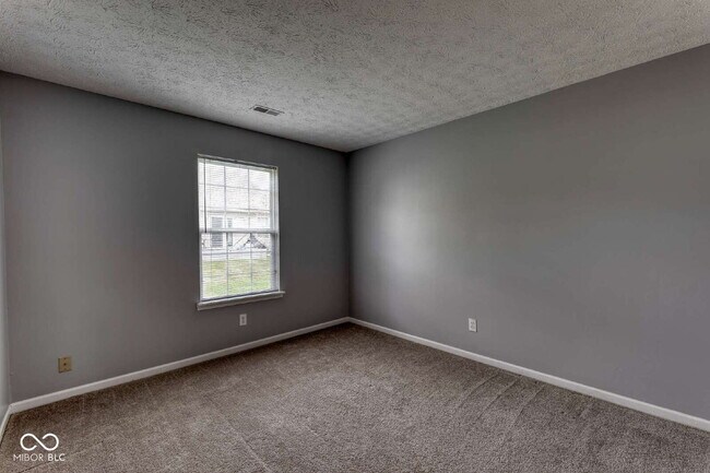 Building Photo - 8520 Lincoln Ct