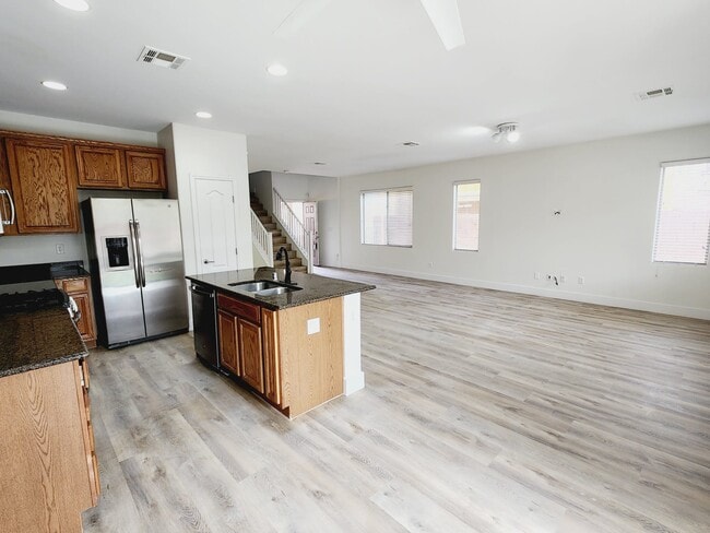 Building Photo - 7445 Calzado Dr