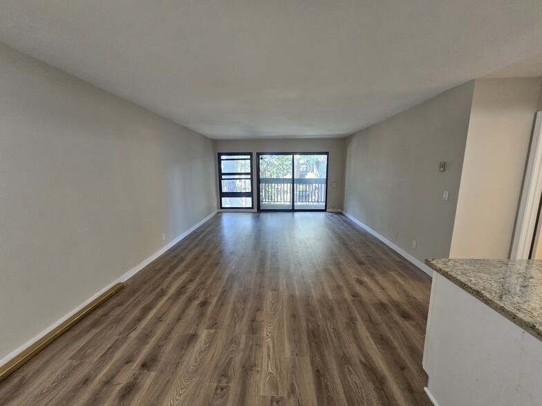 Building Photo - 8650 Gulana Ave