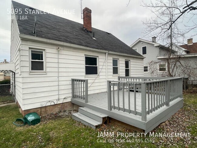Building Photo - Maple Heights: SINGLE FAMILY 3-Bedroom