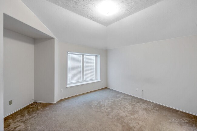 Building Photo - 20103 Ray Falls Dr