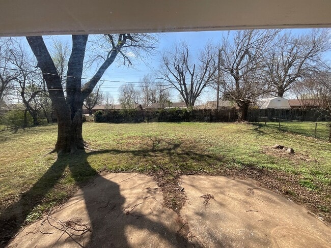 Building Photo - 3 bed, 1.5 bath, 1 car garage