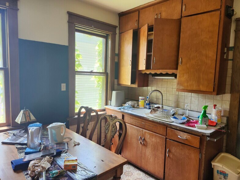 Kitchen - 1754 N Humboldt Ave