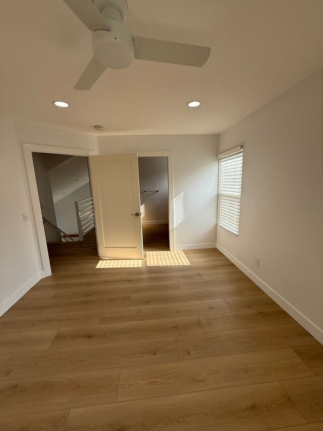 Building Photo - Beautifully Remodeled 2 Story Home Availab...