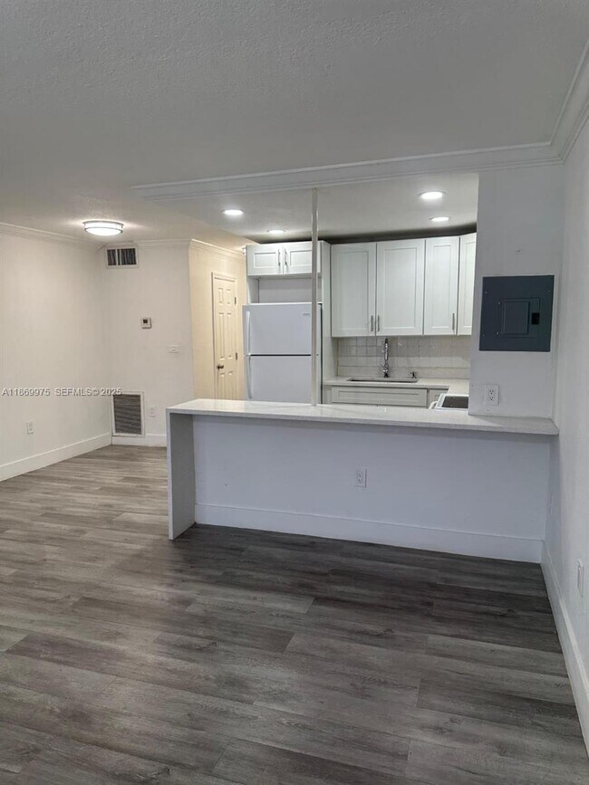 Building Photo - 505 NW 177th St