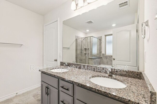 Building Photo - 2617 Warren Ln