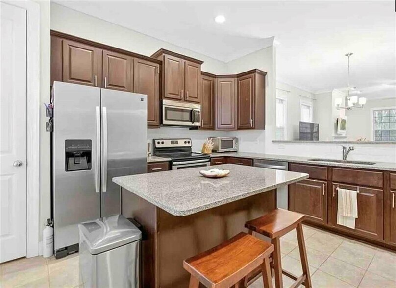 Building Photo - 2407 Tenor Ln