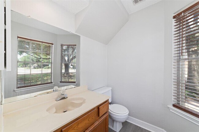 Building Photo - 14651 Via Del Norte Dr