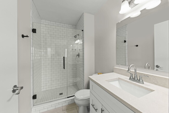 Building Photo - 16505 Timberview Dr