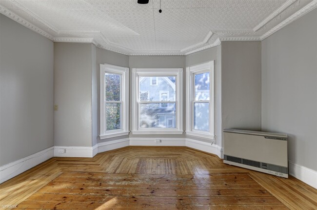 Building Photo - 3 br, 1 bath Triplex - 190 Blodget Street 2