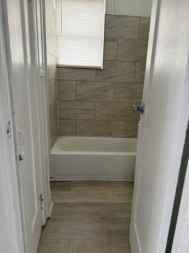 Building Photo - 2210 18th St