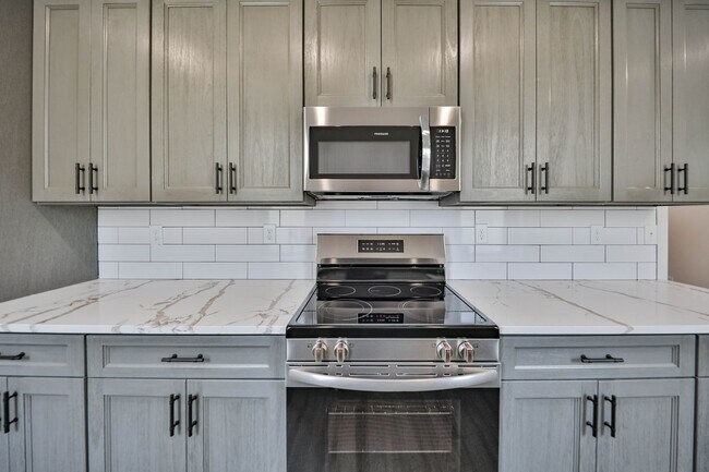 Building Photo - Brand New Luxury unit on Broadway in Bangor!