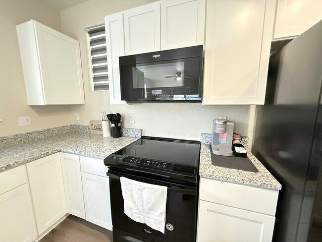 Building Photo - 9434 Ashbury Cir