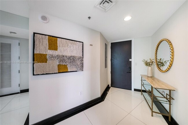 Building Photo - 1395 Brickell Ave