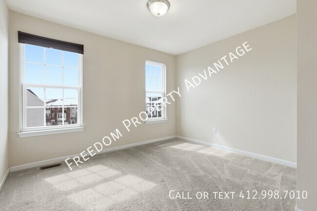 Building Photo - 412 Olive Ln