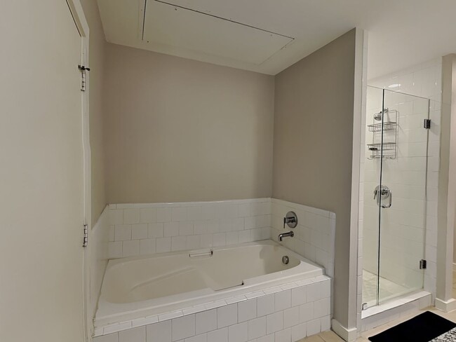 Building Photo - Attractive Arthouse Condo — READY NOW!