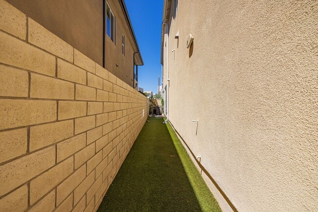 Building Photo - 27233 W Red Willow Ct