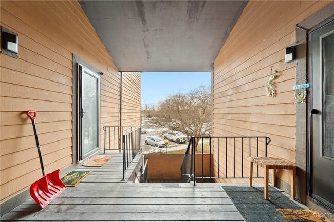 Building Photo - 576 Village Blvd N