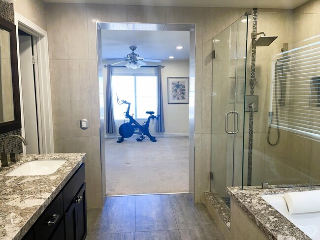 Building Photo - 37701 Tamarind Ct