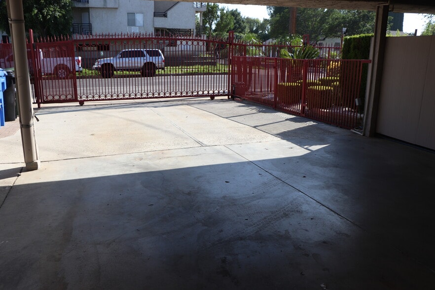 Building Photo - 6104 Costello Ave