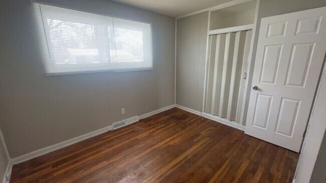 Building Photo - Spacious 3-Bedroom, 1-Bath Home in Moline Acres!