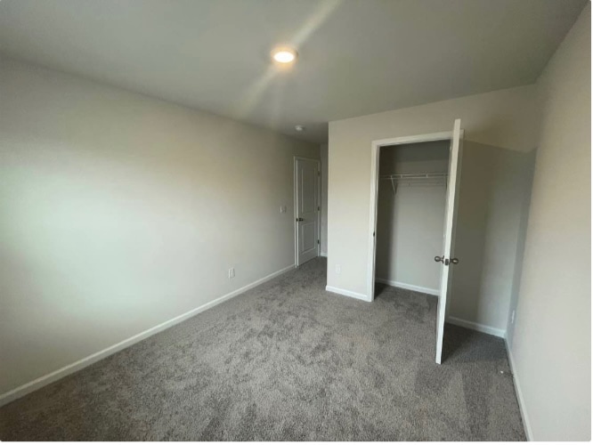 Building Photo - Room in House on Clairwood Dr