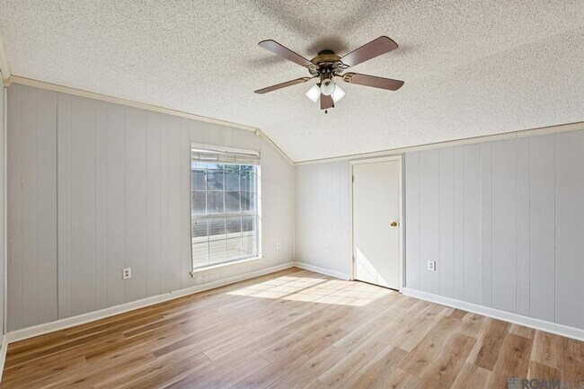 Building Photo - 3325 Myrtle Grove Dr