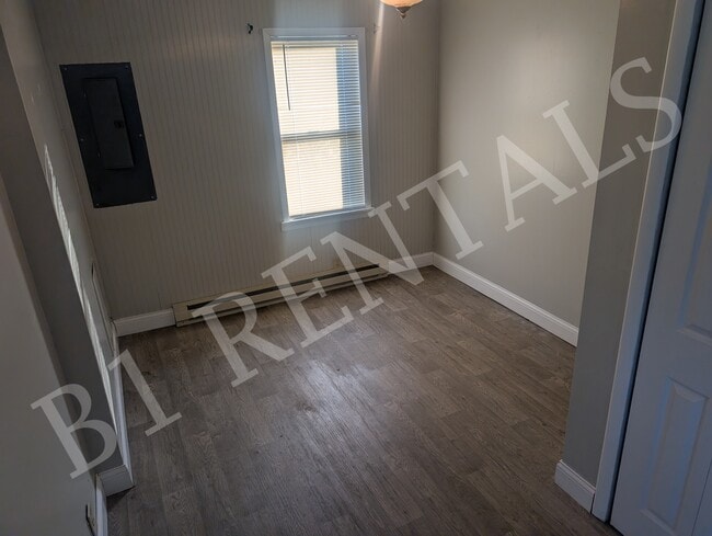 Building Photo - 707 S Vine St