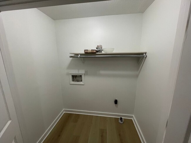 Building Photo - 1422 Stratton Pl Dr