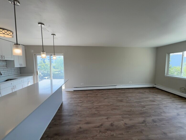 Building Photo - 406 Inland Dr