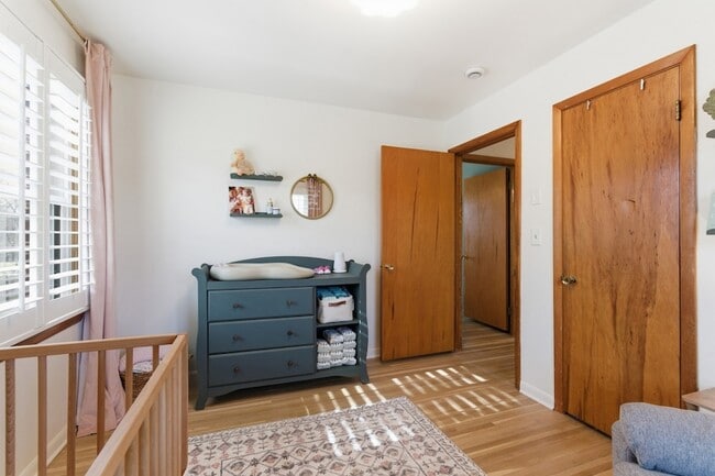 Building Photo - 2820 Donna Hill Dr