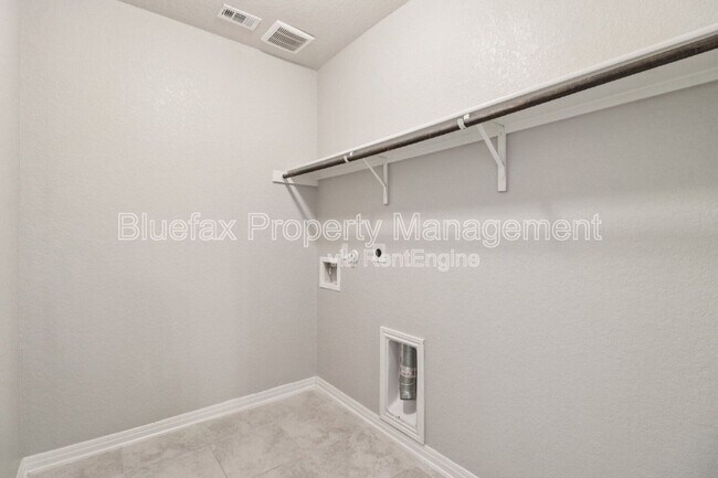 Building Photo - 13840 Tribeca