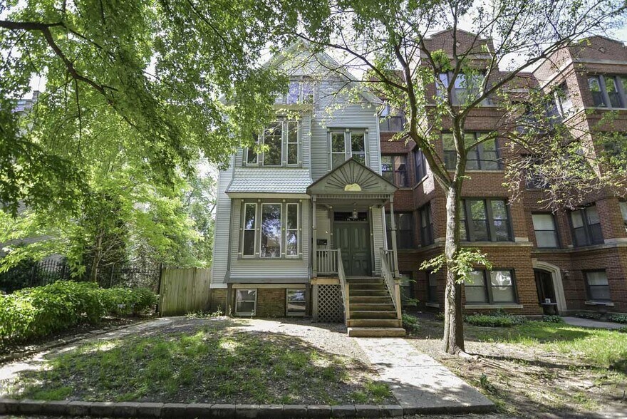 Building Photo - 1437 W Warner Ave