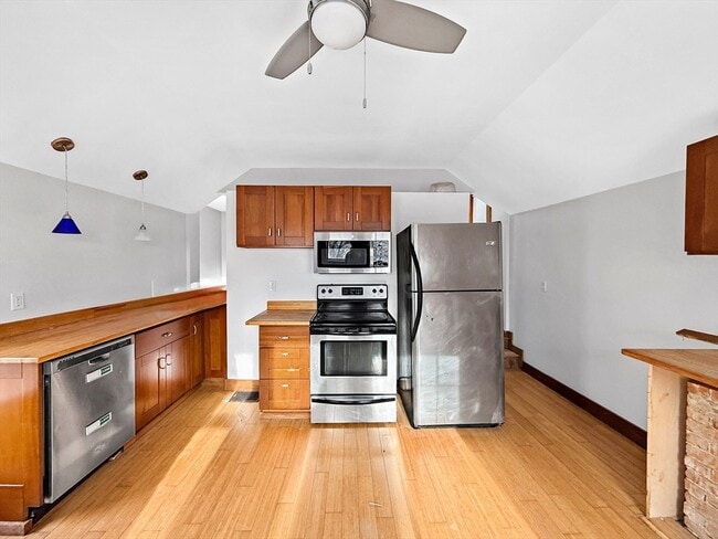 Building Photo - 17 Suffolk St