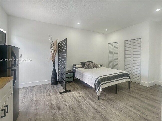 Building Photo - 15400 SW 169th Ln