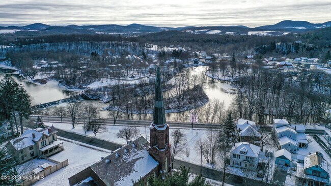Building Photo - 48 Salem St